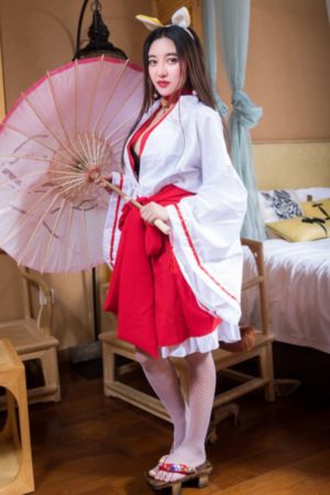 森林里的熊先生.冬眠中_4K在线播放