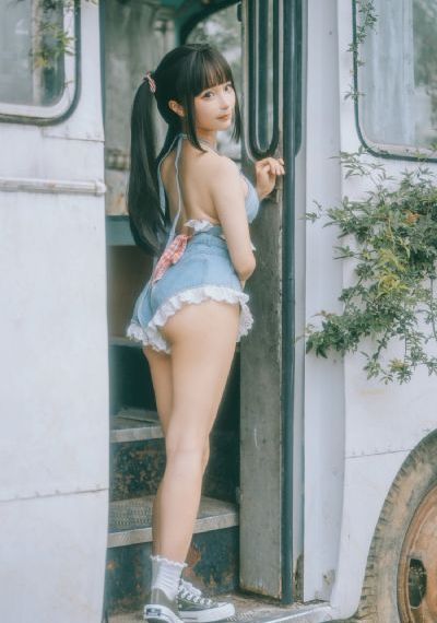 野花日本完整版高清版_剧情片免费高清观看